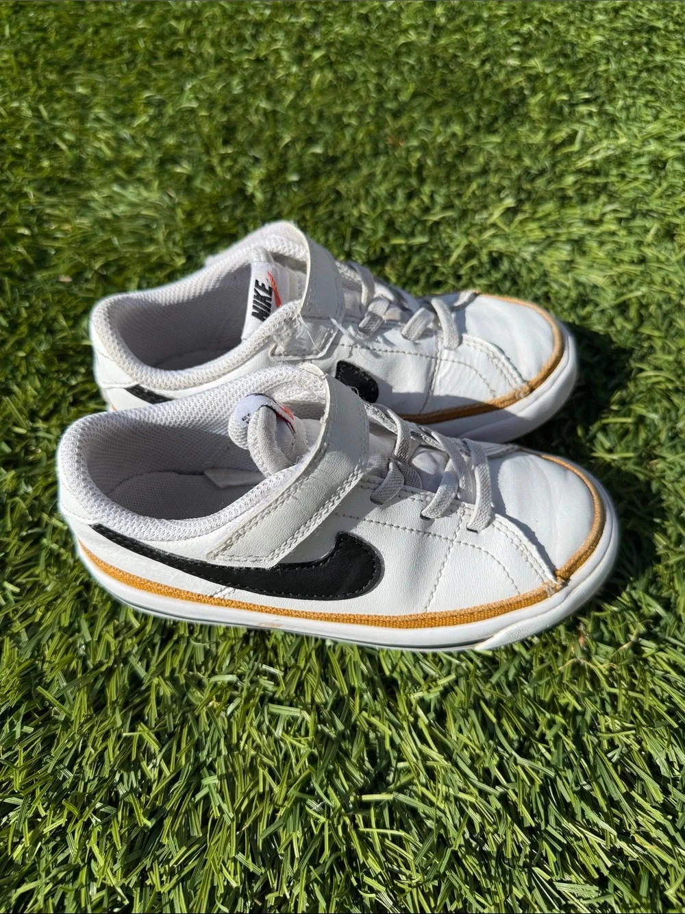 Nike court legacy